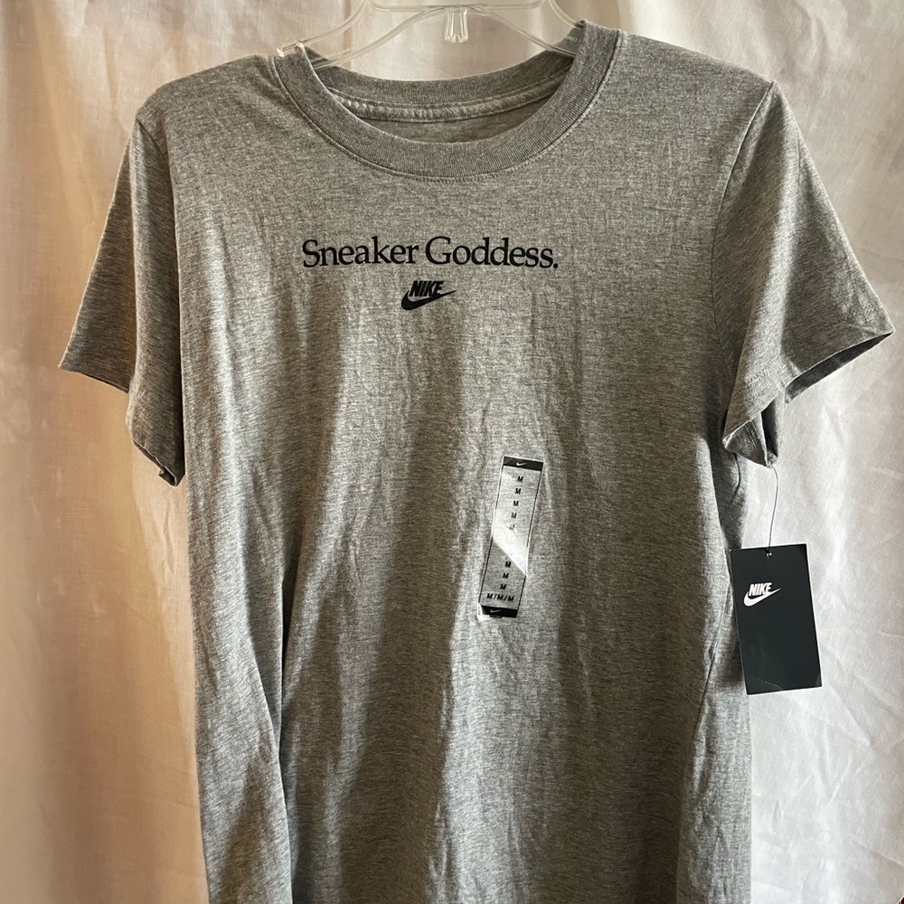 Sneaker goddess tee